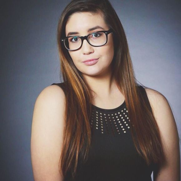 Meet your Posher, Abbey - Picture 1 of 1